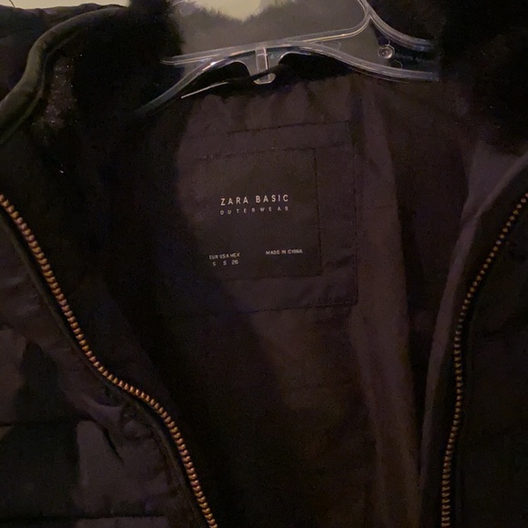 Zara puffer coat with hidden hood - Picture 2 of 7